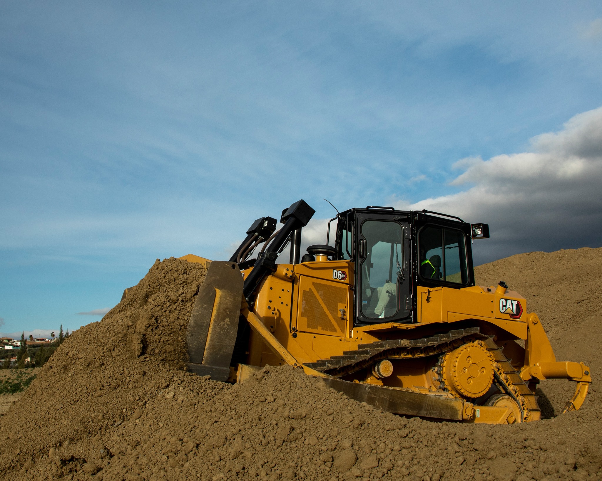 CAT D6GC на карьерных работах